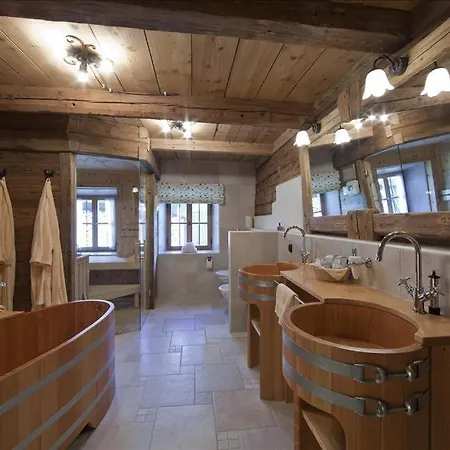 Semesterbostad Maroslhof